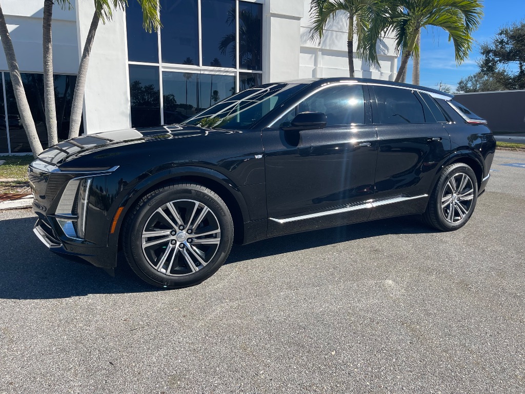 2024 Cadillac LYRIQ Luxury 1's photo