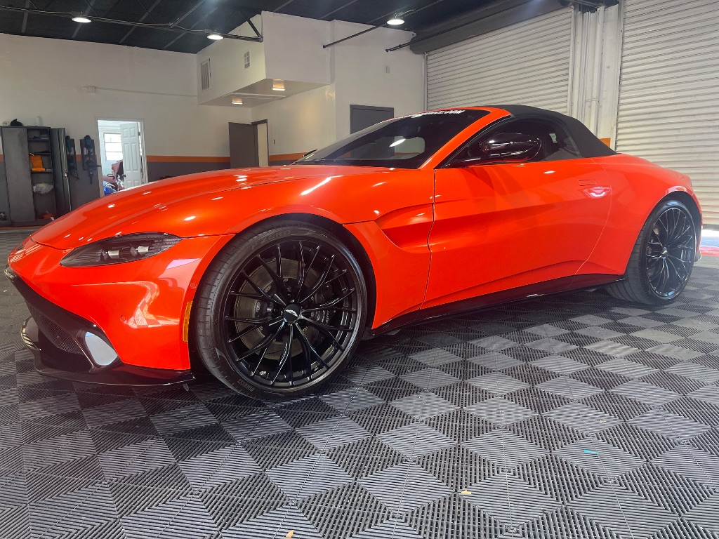 2023 Aston Martin Vantage Base